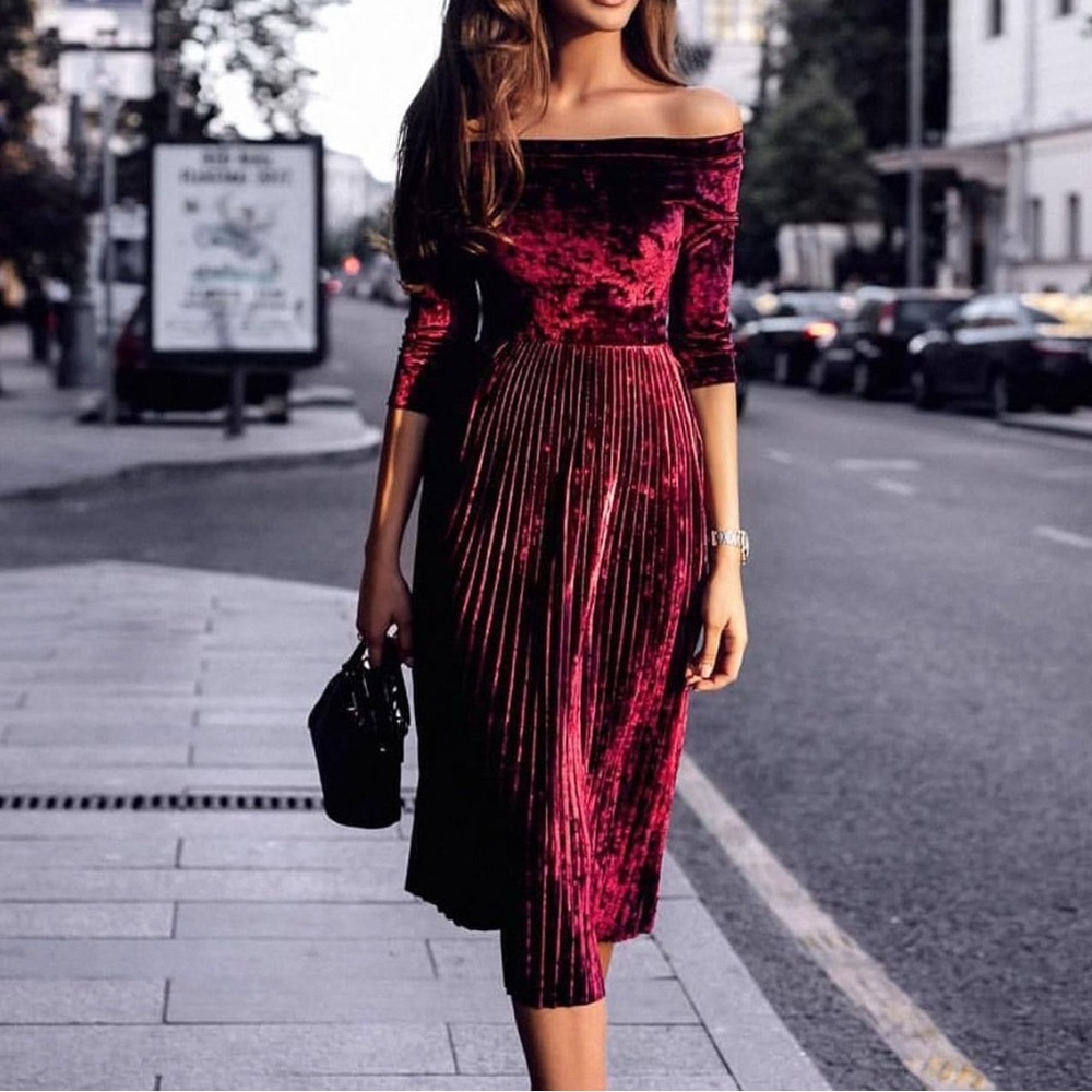 Chic Velvet 3/4 Sleeve Dress in Rich Burgundy